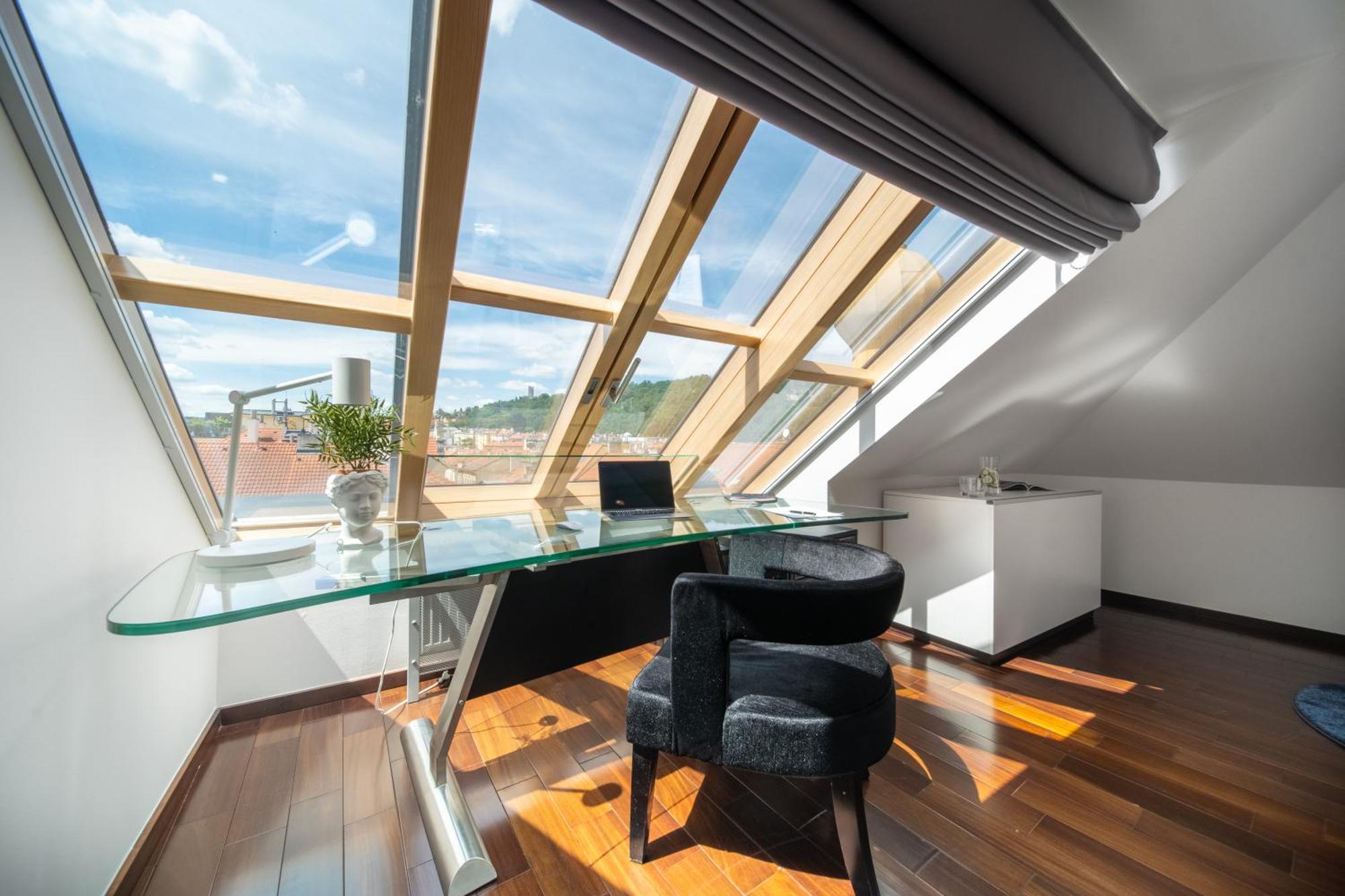View Luxury With Foosball & Xbox - In Centre Apartament